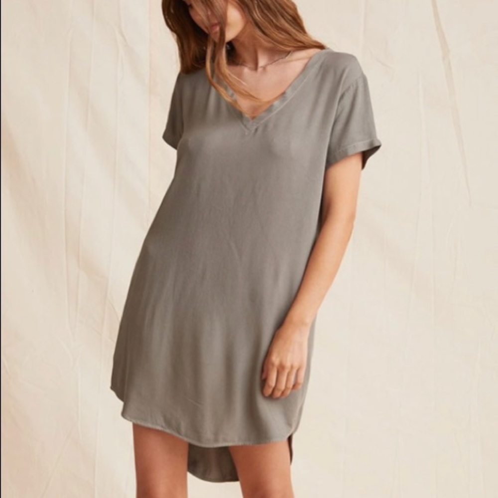 Bella Dahl t-shirt dress in Soft Army. New with tags. Size L.